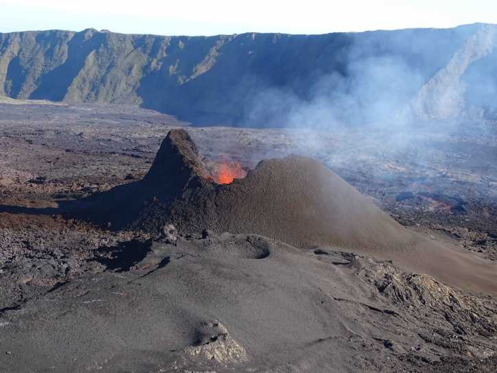 5 самых больших вулканов мира :: инфониак