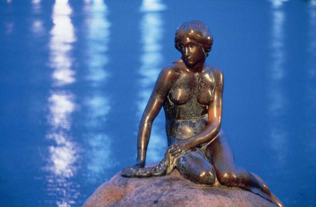 Подборка видео про статую Русалочка (Копенгаген, Дания) от популярных программ и блогеров. Русалочка на сайте wikiway.com