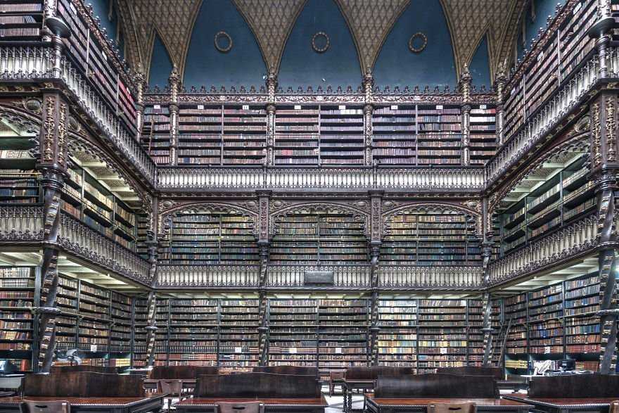 10 красивейших и уникальных библиотек мира