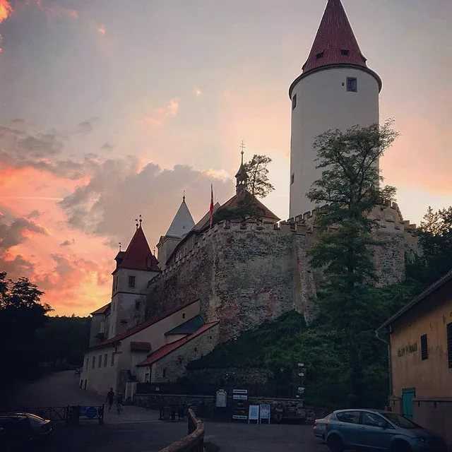 Что посмотреть в окрестностях праги: замок кршивоклат и другие замки чехии