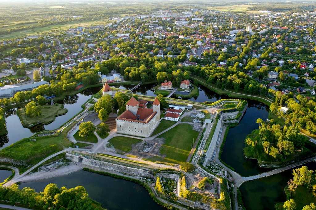 Самые интересные острова эстонии - описание красивых и загадочных мест