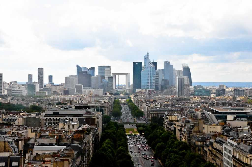 Большая арка дефанс в париже