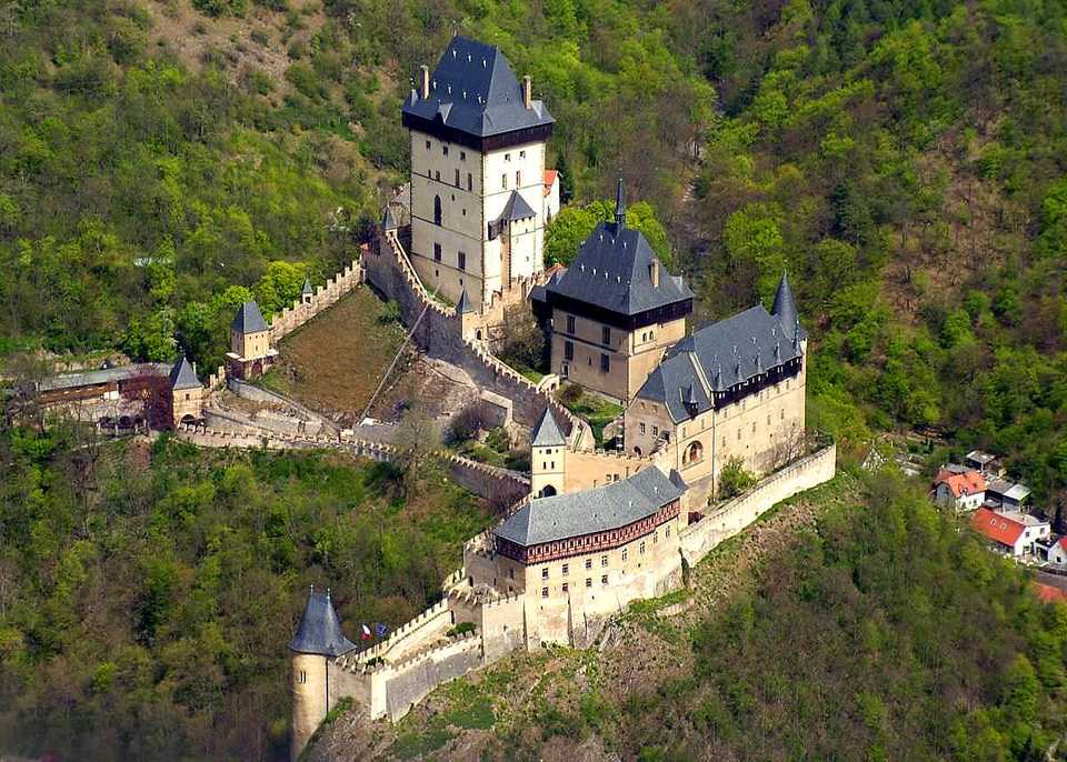 10 самых красивых замков чехии