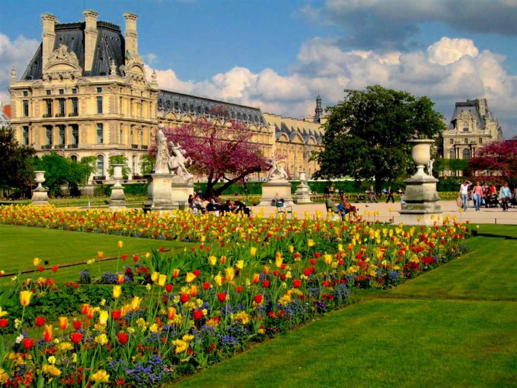 Сад тюильри (jardin des tuileries) и дворец тюильри, париж