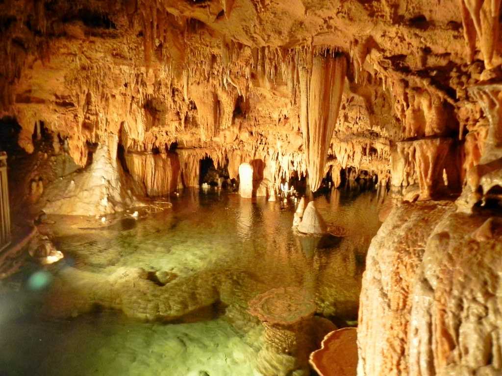 Фото галерея: причудливые и красочные пещеры земли — обзор