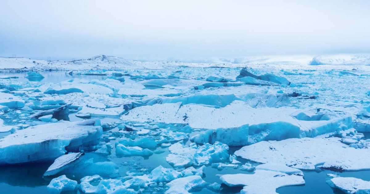 Лед 2 океан. Арктика Северный Ледовитый океан. Ледовый Покров Северного Ледовитого океана. Максимальная глубина Северного Ледовитого океана. Северно Ледовитый океан Ледовитый.