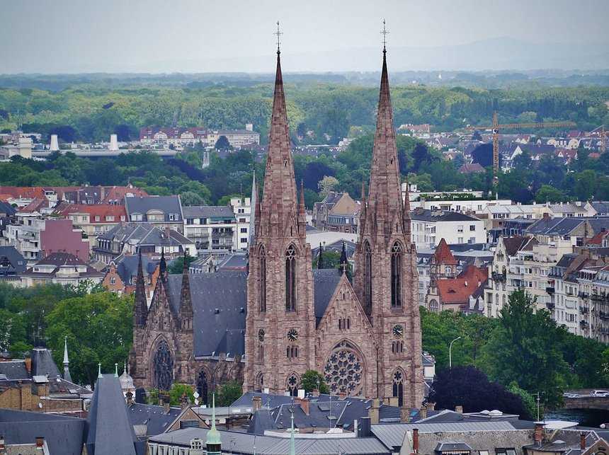 Фото города Страсбург в Франции. Большая галерея качественных и красивых фотографий Страсбурга, на которых представлены достопримечательности города, его виды, улицы, дома, парки и музеи.