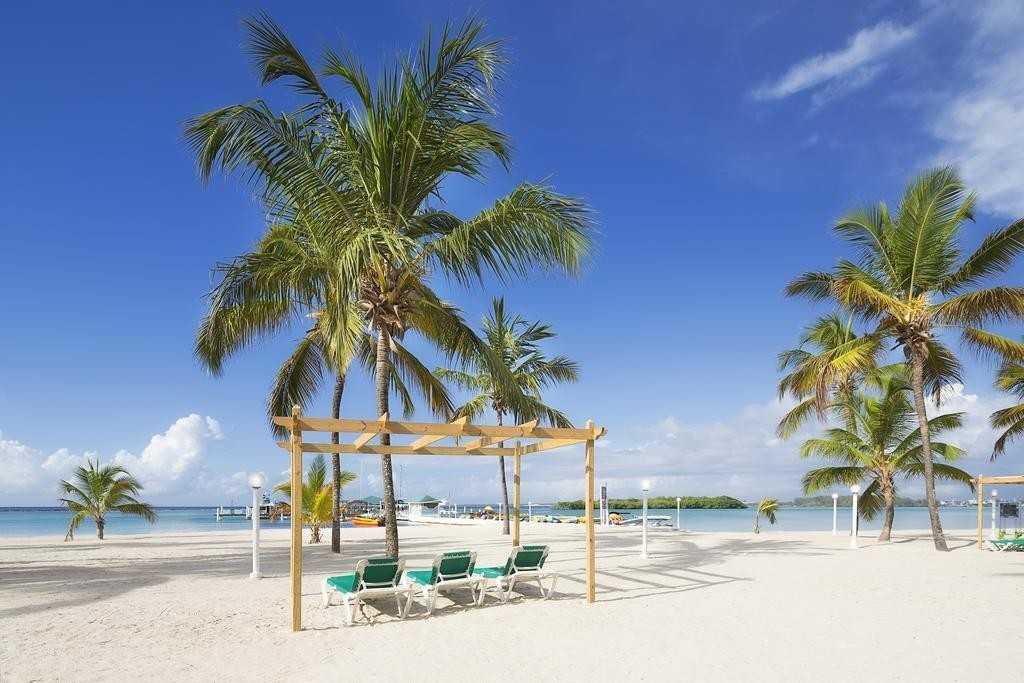 Фото «на улочках бока чики» из фотогалереи «карибы-тропический рай!!!!» отель «belle vue dominican bay 3*» доминикана , бока-чика туры.ru