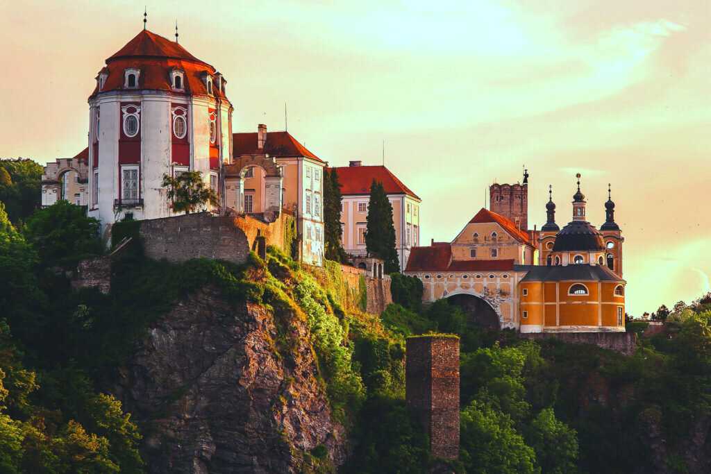 Замок звиков — подлинный король чешских замков
