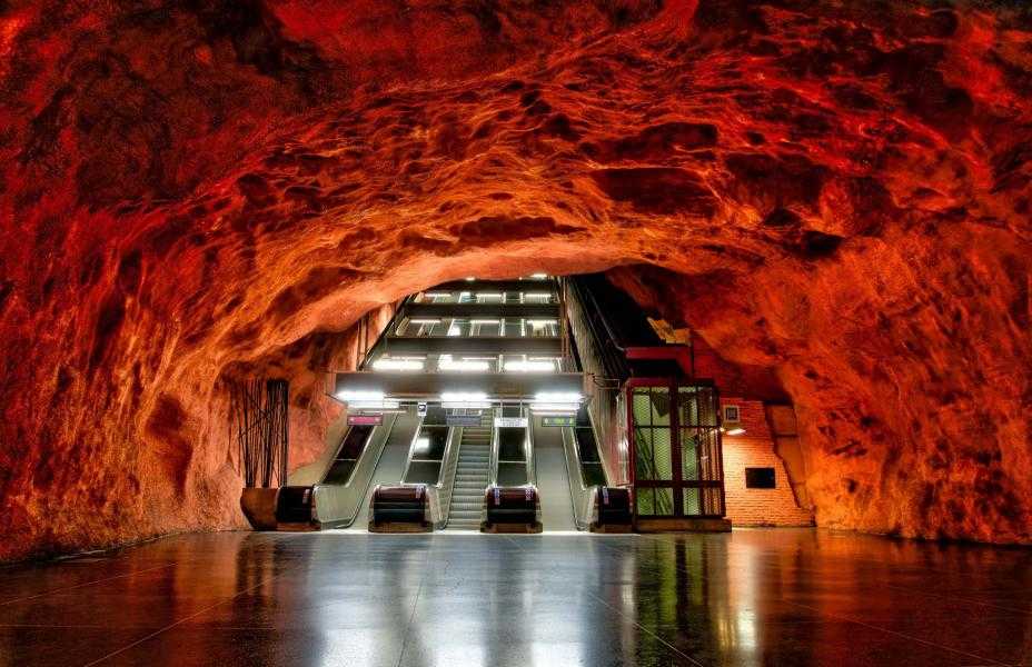 Топ-10 самых красивых станций метро со всего мира