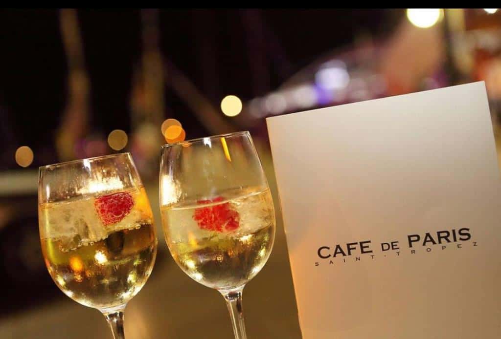 Кафе де париж. Кафе де пари Париж. Ресторан Cafe de Paris. Cafe de Paris Монако. Кафе Saint Tropez.