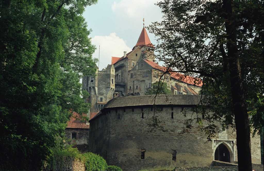 Замок пернштейн – крепкий орешек времён средневековья – так удобно!  traveltu.ru