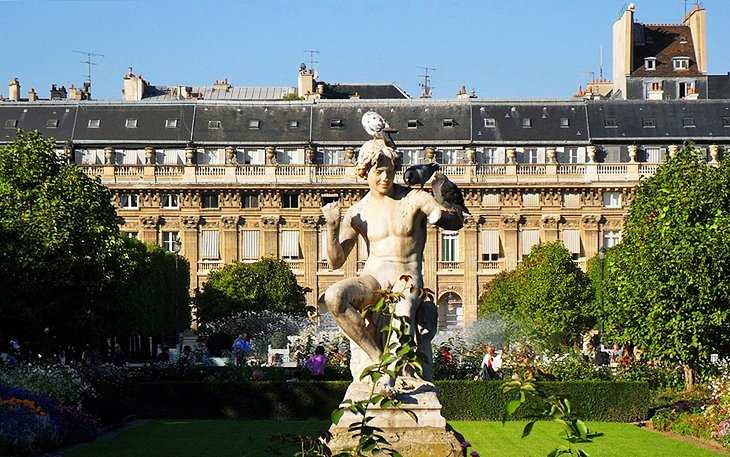 Пале рояль – шикарная площадь, дворец и парк в париже