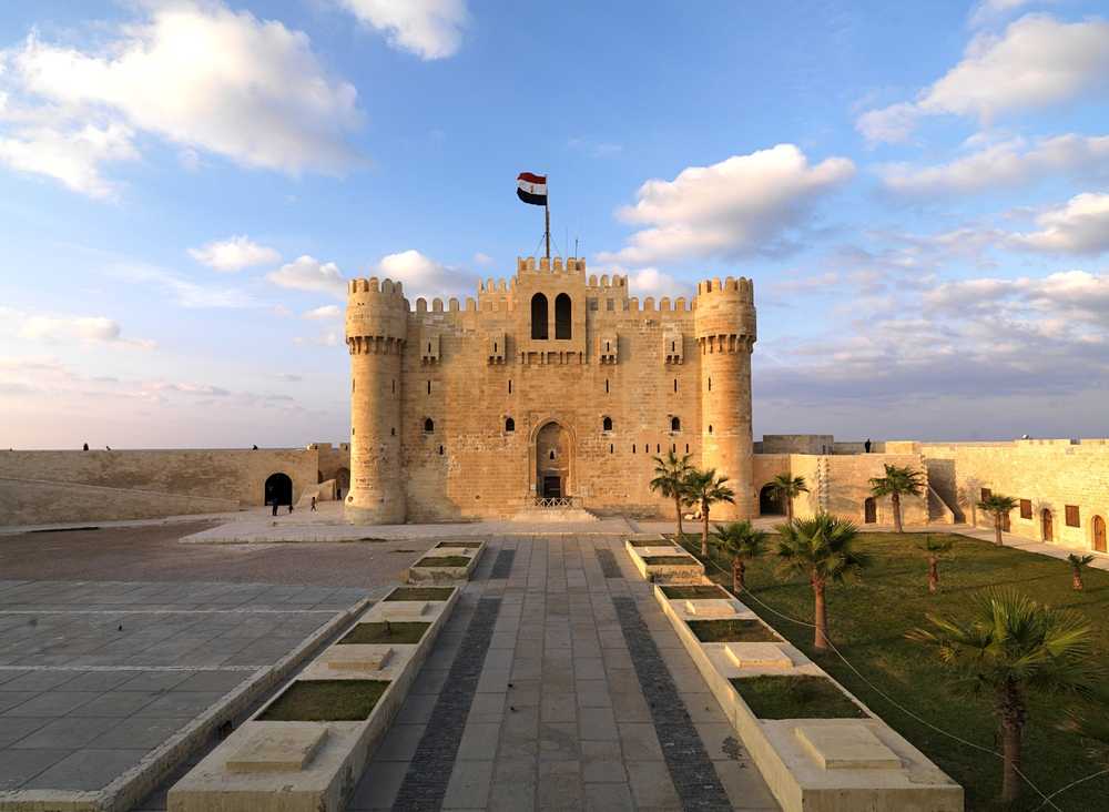 Замок в египте