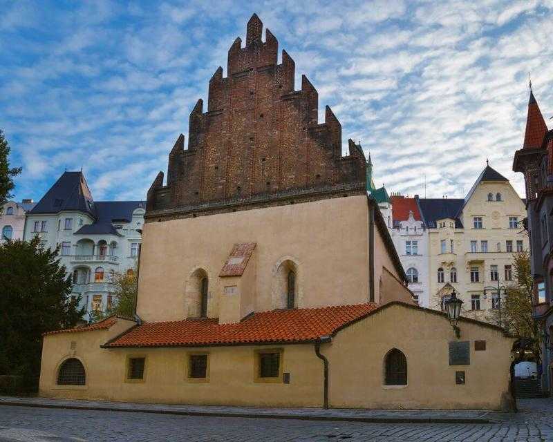 Фото Староновой синагоги в Праге, Чехия. Большая галерея качественных и красивых фотографий Староновой синагоги, которые Вы можете смотреть на нашем сайте...