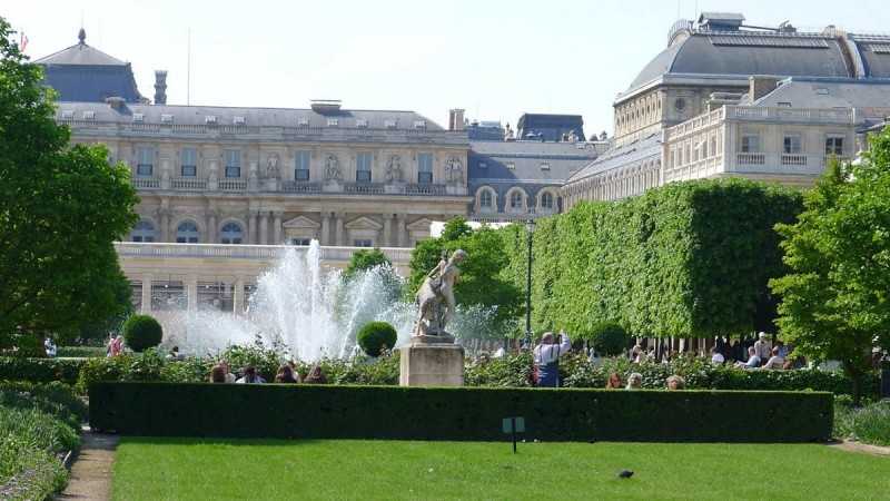 Пале рояль – шикарная площадь, дворец и парк в париже