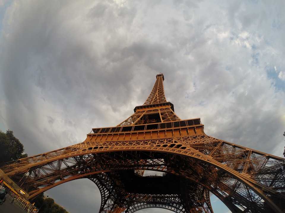 Узнай где находится Эйфелева башня на карте Парижа (С описанием и фотографиями). Эйфелева башня со спутника