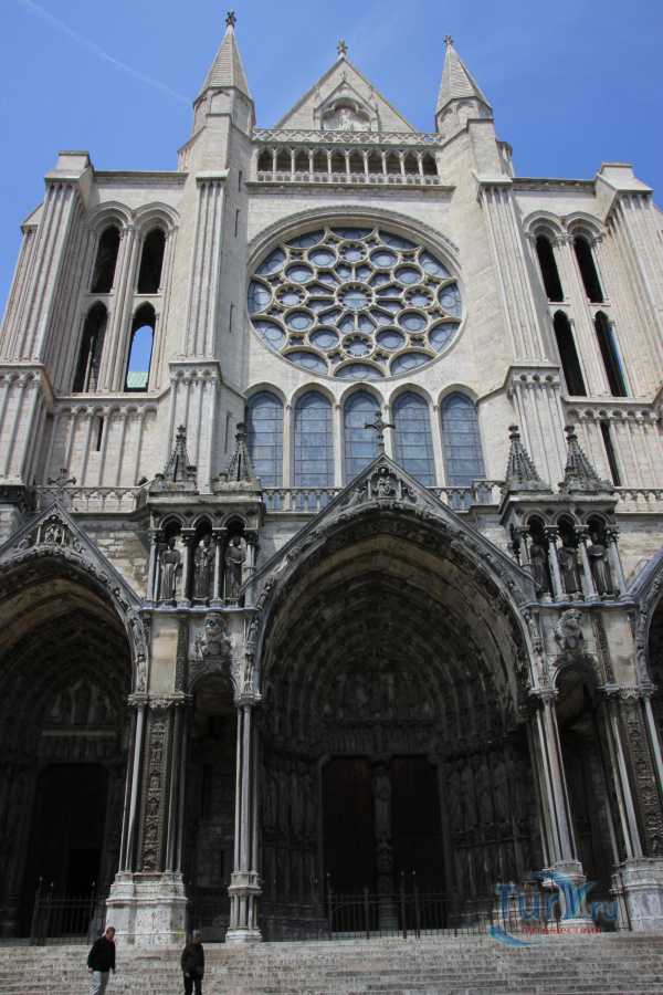 Шартрский собор - шедевр готической архитектуры