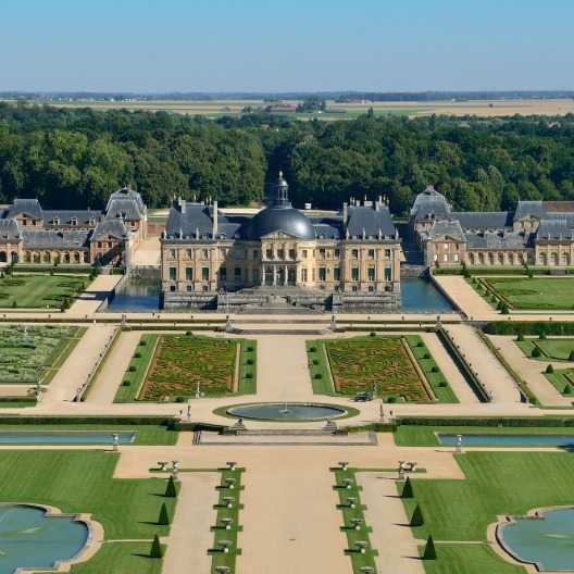Замки вокруг парижа: 10 дворцов и парков в двух часах езды