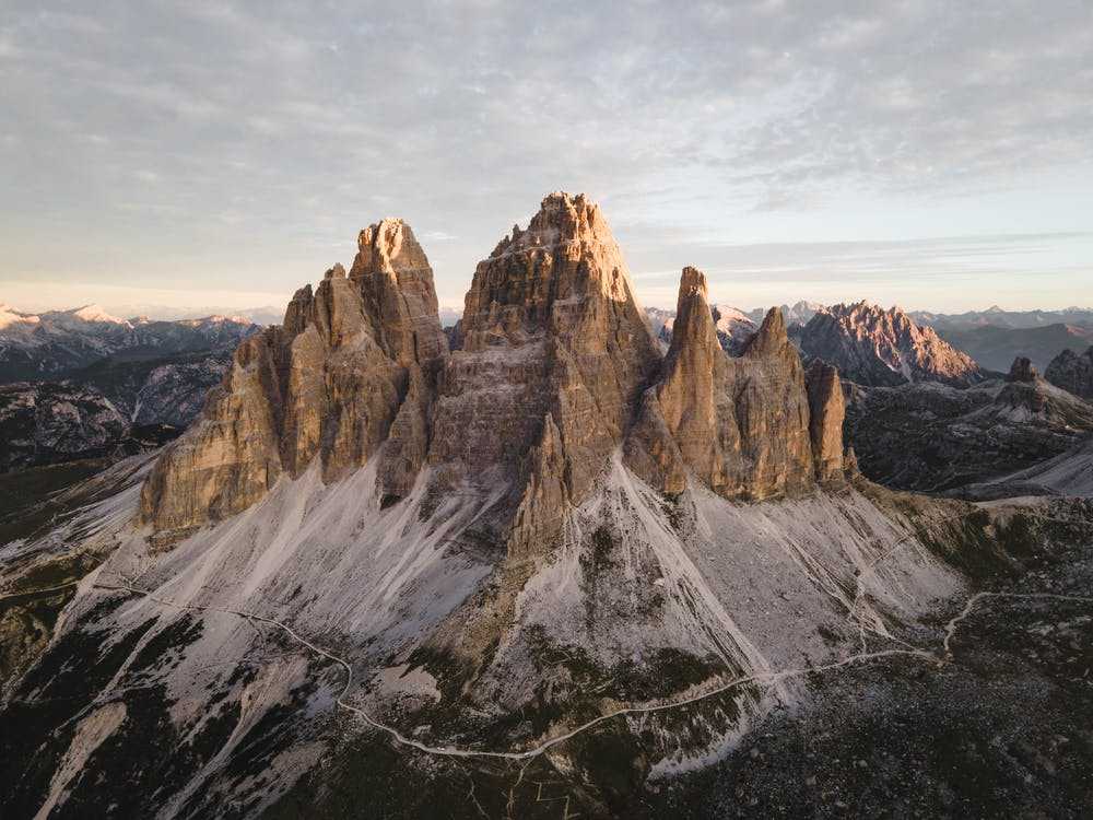 Национальный парк и горы tre cime di lavaredo | ренткарус
