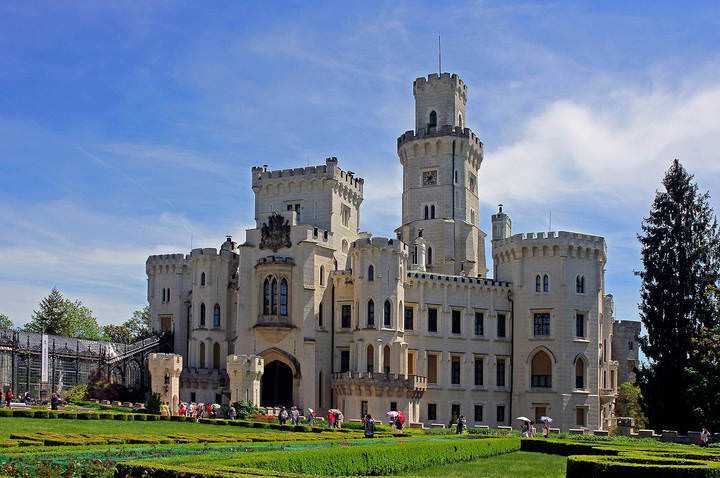 Замок глубока-над-влтавой в чехии