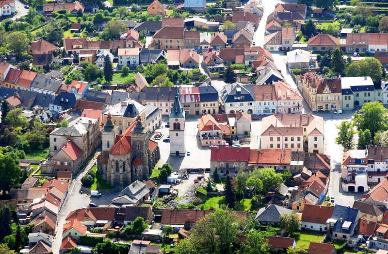 Коуржим — город в Среднечешском крае Чехии, в 45 километрах на восток от Праги.