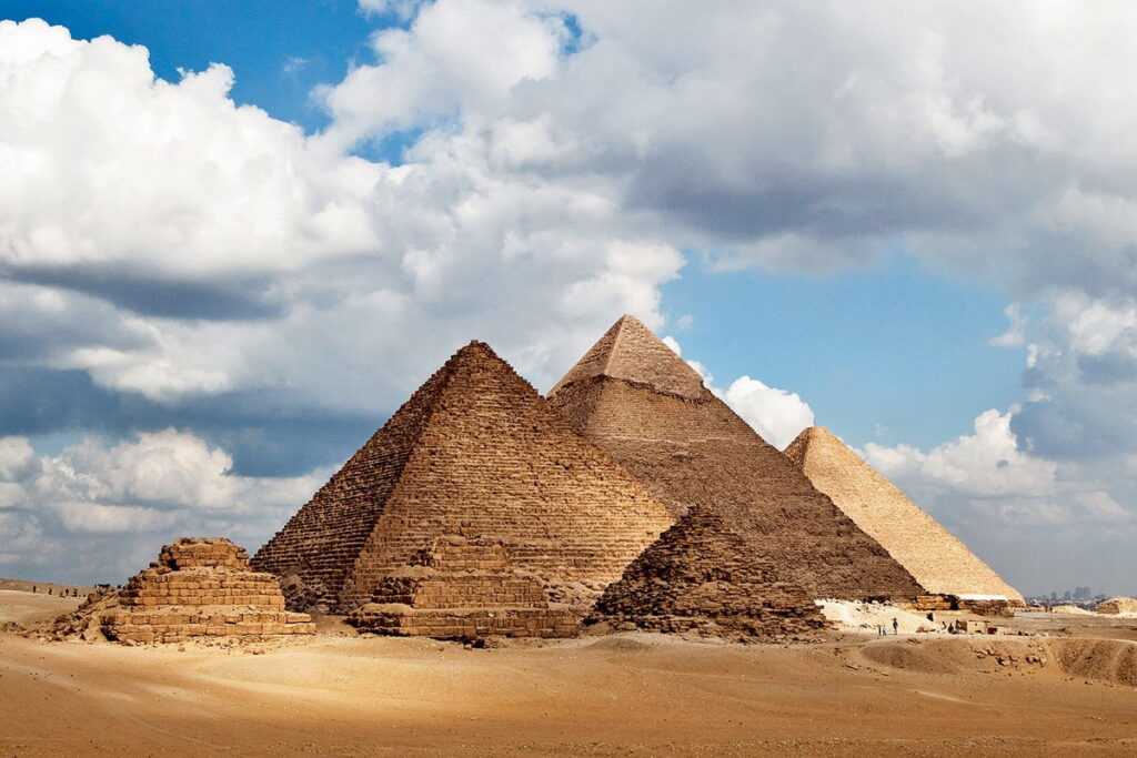 Пирамиды, мумии, рынок и православные храмы: что посмотреть в каире — блог onetwotrip