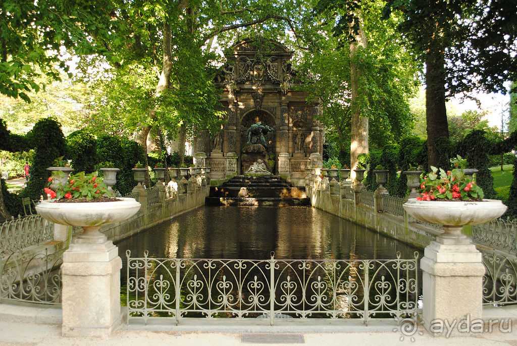Чем знаменит люксембургский дворец и сад?