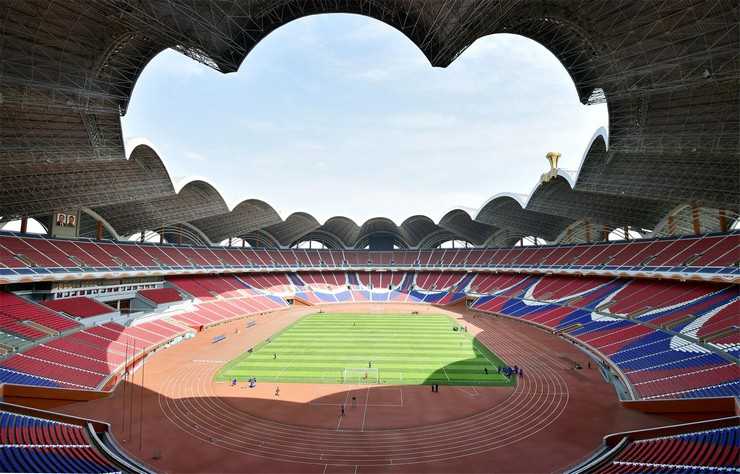 8 впечатляющих стадионов мира: от амфитеатров древнего рима до суперсовременных спортивных арен