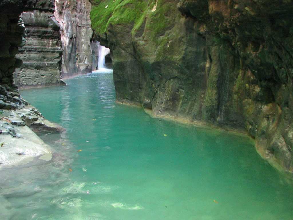 Как в доминикане добраться до города водопадов харабакоа , и что там посмотреть?