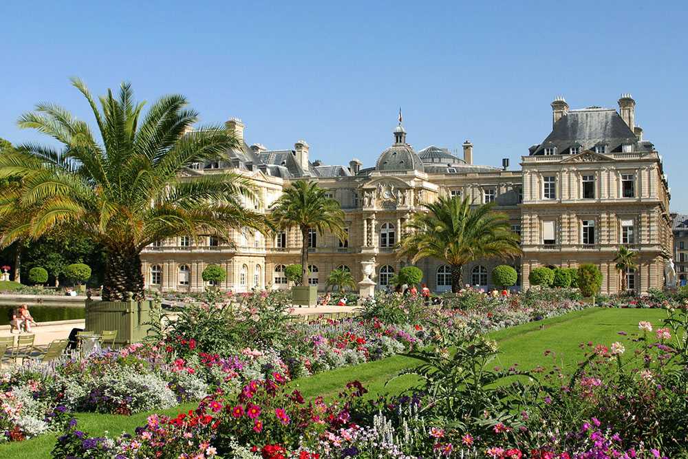 Люксембургский дворец – резиденция с роскошным садом в центре парижа