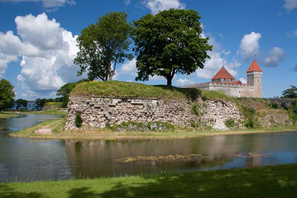 Остров сааремаа - крупный остров в балтийском море - эстония