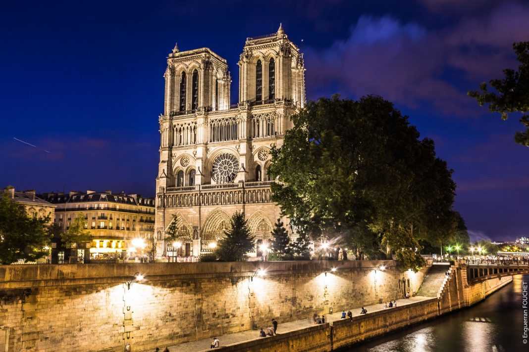 Собор парижской богоматери (нотр-дам де пари) в париже - величайший католический собор в мире