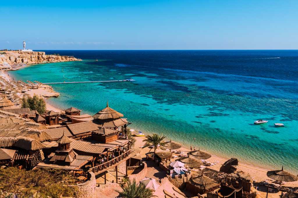 Марса-Алам — египетский курортный город на побережье Красного моря, на 275 км южнее Хургады. Он вырос из небольшого рыбацкого поселения и в наши дни стал одним из самых быстро развивающихся курортов страны, принимающих туристов из разных стран. Название «