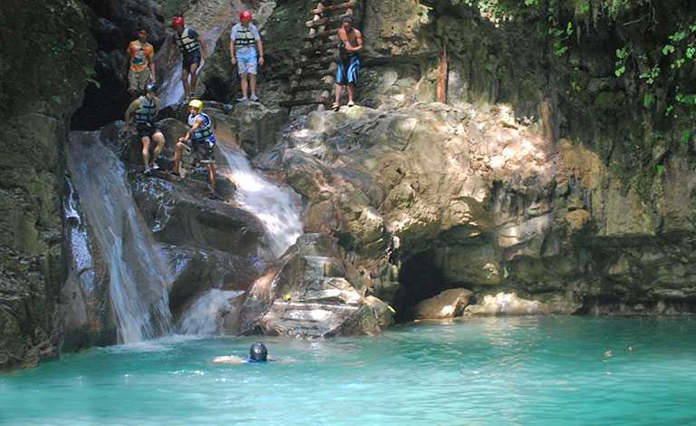 Фото водопадов Харабакоа в Доминикане. Большая галерея качественных и красивых фотографий водопадов Харабакоа, которые Вы можете смотреть на нашем сайте...