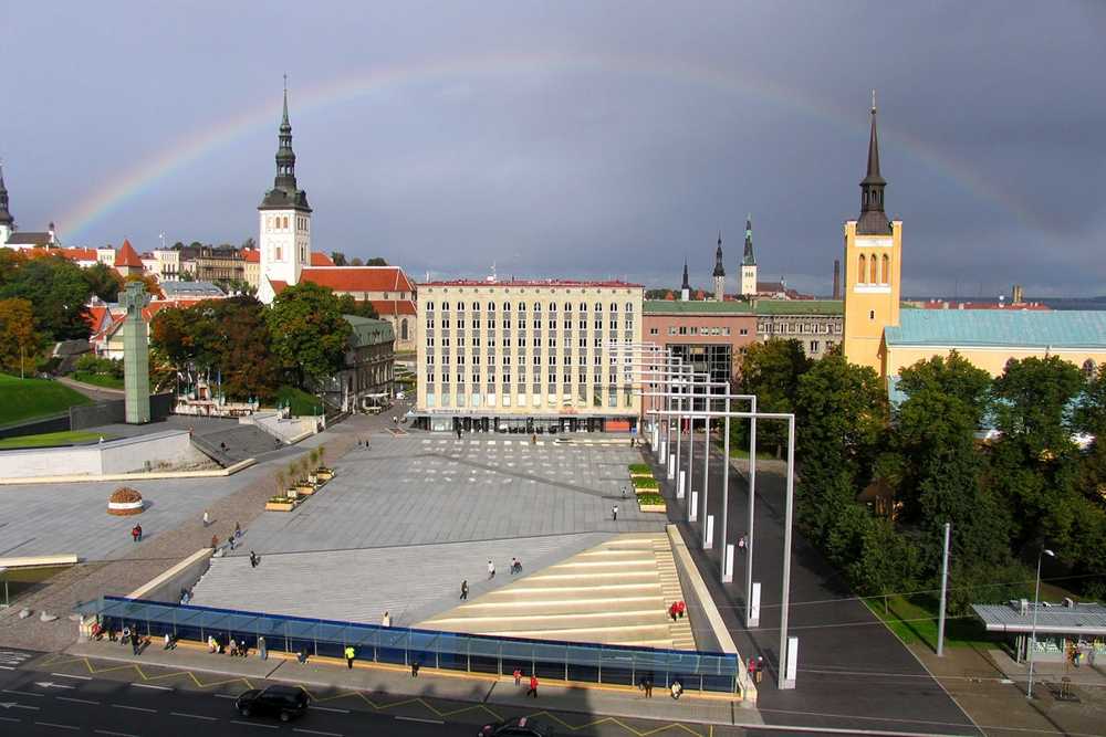 Ратушная площадь в таллине в центре старого города