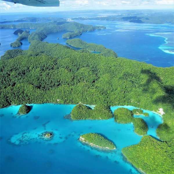 Остров Таити — самый крупный остров Французской Полинезии, расположенный в архипелаге Южные Острова, в южной части Тихого океана. Ландшафт острова весьма разнообразен, поэтому путешествие по острову доставит отдыхающим незабываемое впечатление.