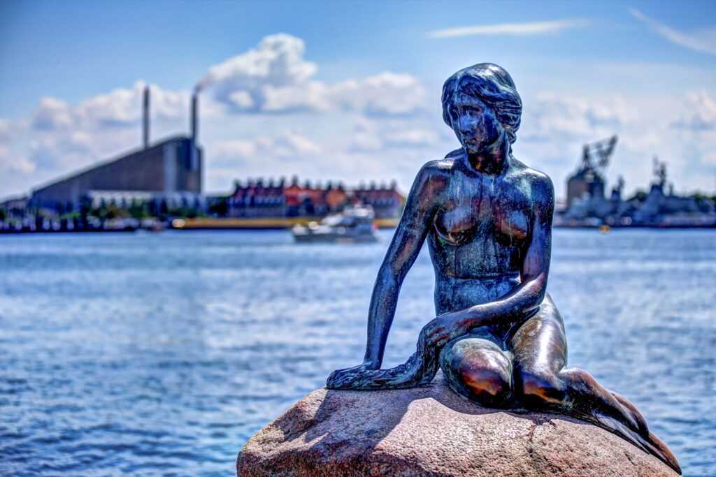 Фотографии Дании. Большая галерея качественных и красивых фото Дании, на которых представлены города, достопримечательности, улицы и различные события. Фотографии Дании в нашей подборке сделаны как туристами, так и местными жителями