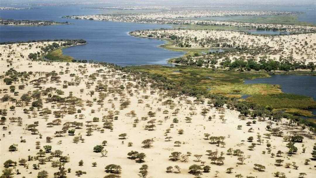 Узнай где находится Озеро Чад на карте Чада (С описанием и фотографиями). Озеро Чад со спутника