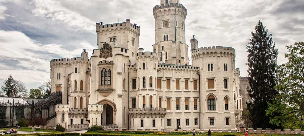 Замок глубока над влтавой – украшение южного края чехии