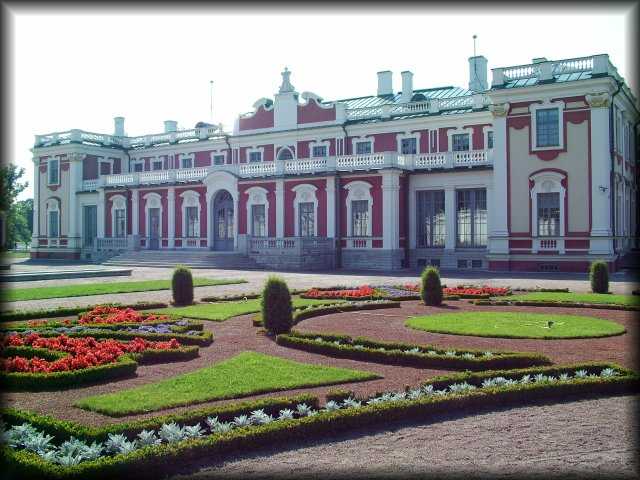 Фото парка Кадриорг в Таллине, Эстония. Большая галерея качественных и красивых фотографий парка Кадриорг, которые Вы можете смотреть на нашем сайте...