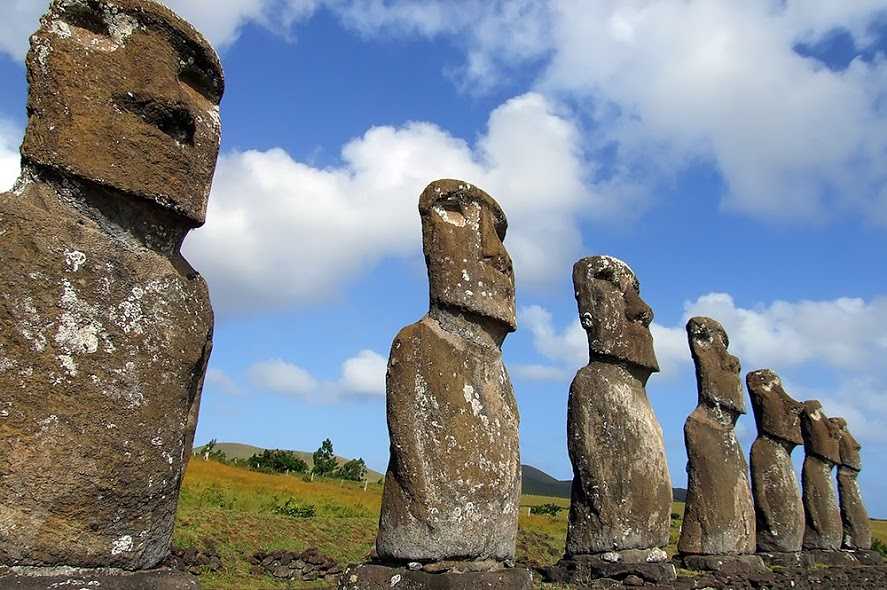 Идолы моаи: "таинственные истуканы острова пасхи" | hasta pronto