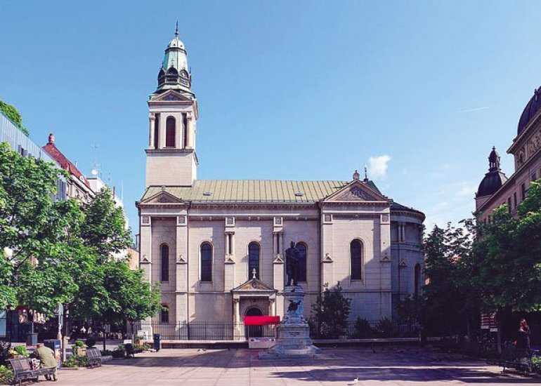 Хорватия. загреб. обязательная к посещению достопримечательность — кафедральный собор девы марии