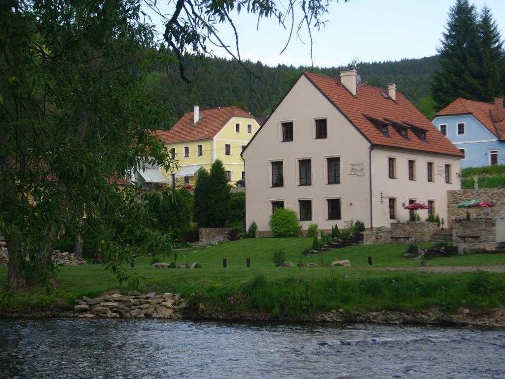Готический средневековый  замок рожмберк-над-влтавой