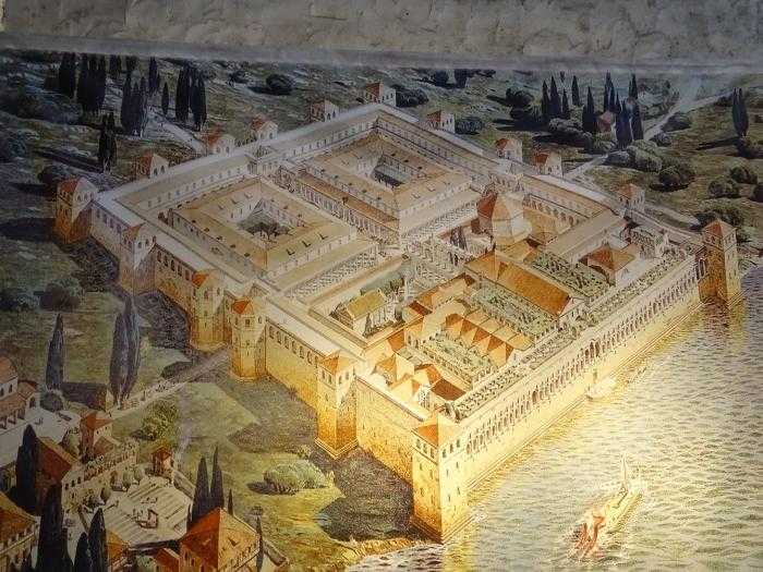 Дворец диоклетиана в сплите – сооружение времен римской империи
