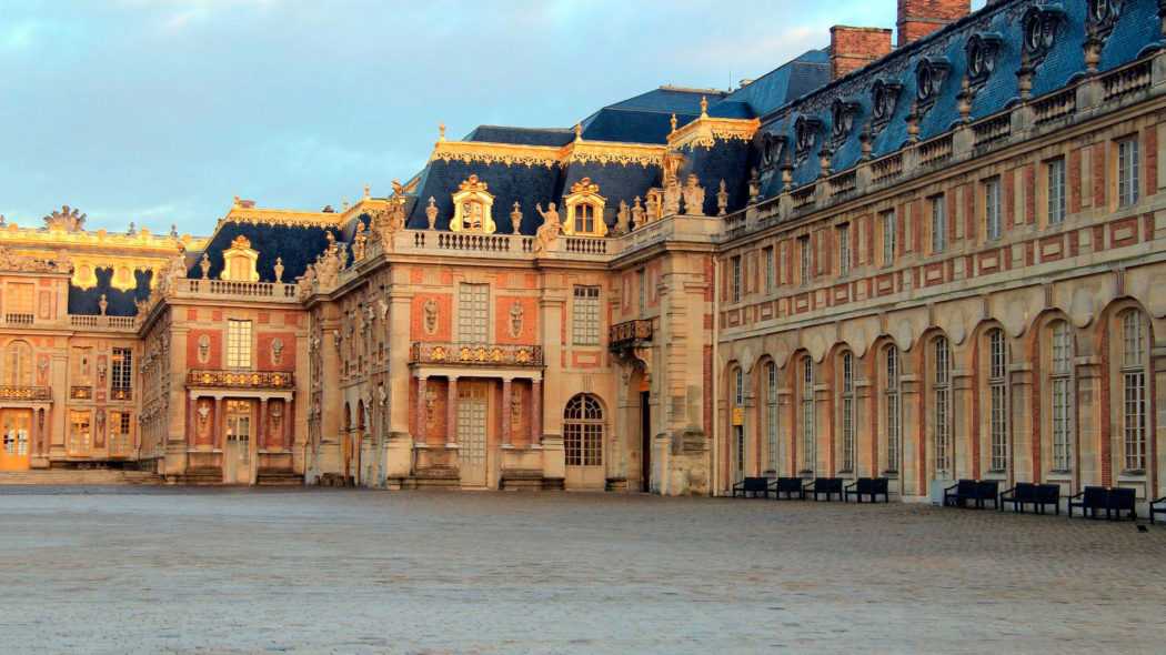 Фото Версальского дворца в Франции. Большая галерея качественных и красивых фотографий Версальского дворца, которые Вы можете смотреть на нашем сайте...