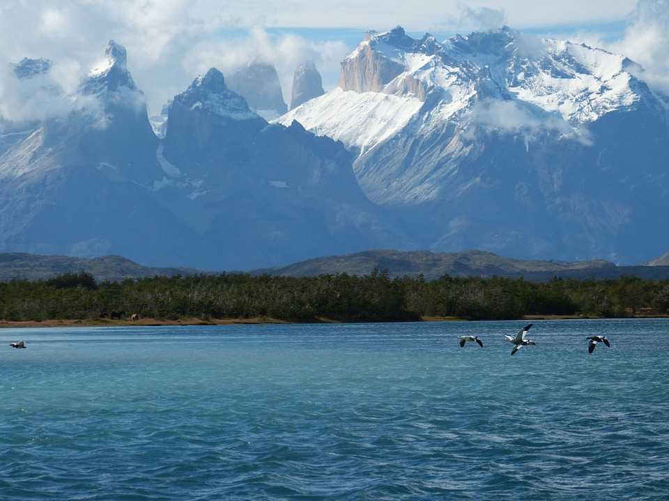 Фото озера Чунгара в Чили. Большая галерея качественных и красивых фотографий озера Чунгара, которые Вы можете смотреть на нашем сайте...