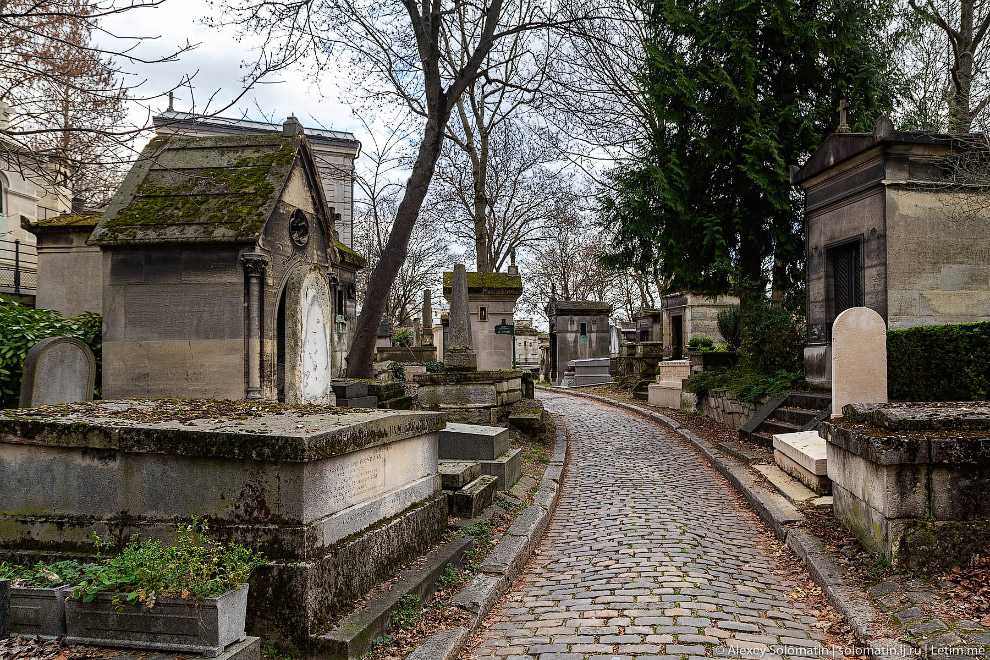 Фото кладбища Пер-Лашез в Париже, Франция. Большая галерея качественных и красивых фотографий кладбища Пер-Лашез, которые Вы можете смотреть на нашем сайте...