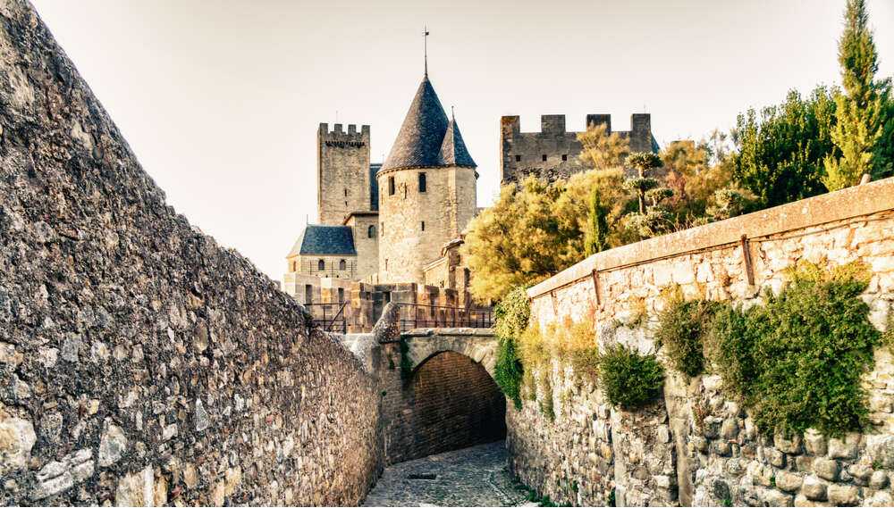 Крепость каркассон (cite de carcassonne) описание и фото - франция: каркассон