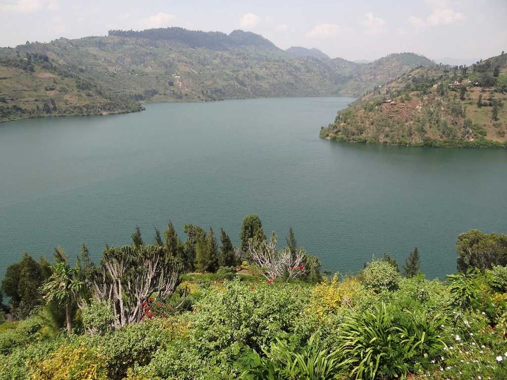 Взрывное озеро киву горит — ссылка на видео о землетрясении и извержении вулкана в конго